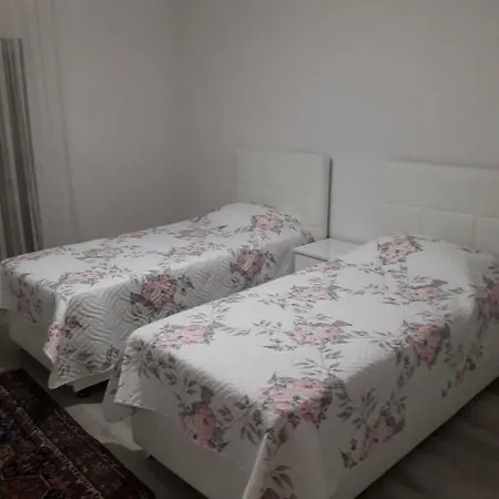 Inci * Kuşadası